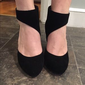 Report signature asymmetric vintage 50s style heel